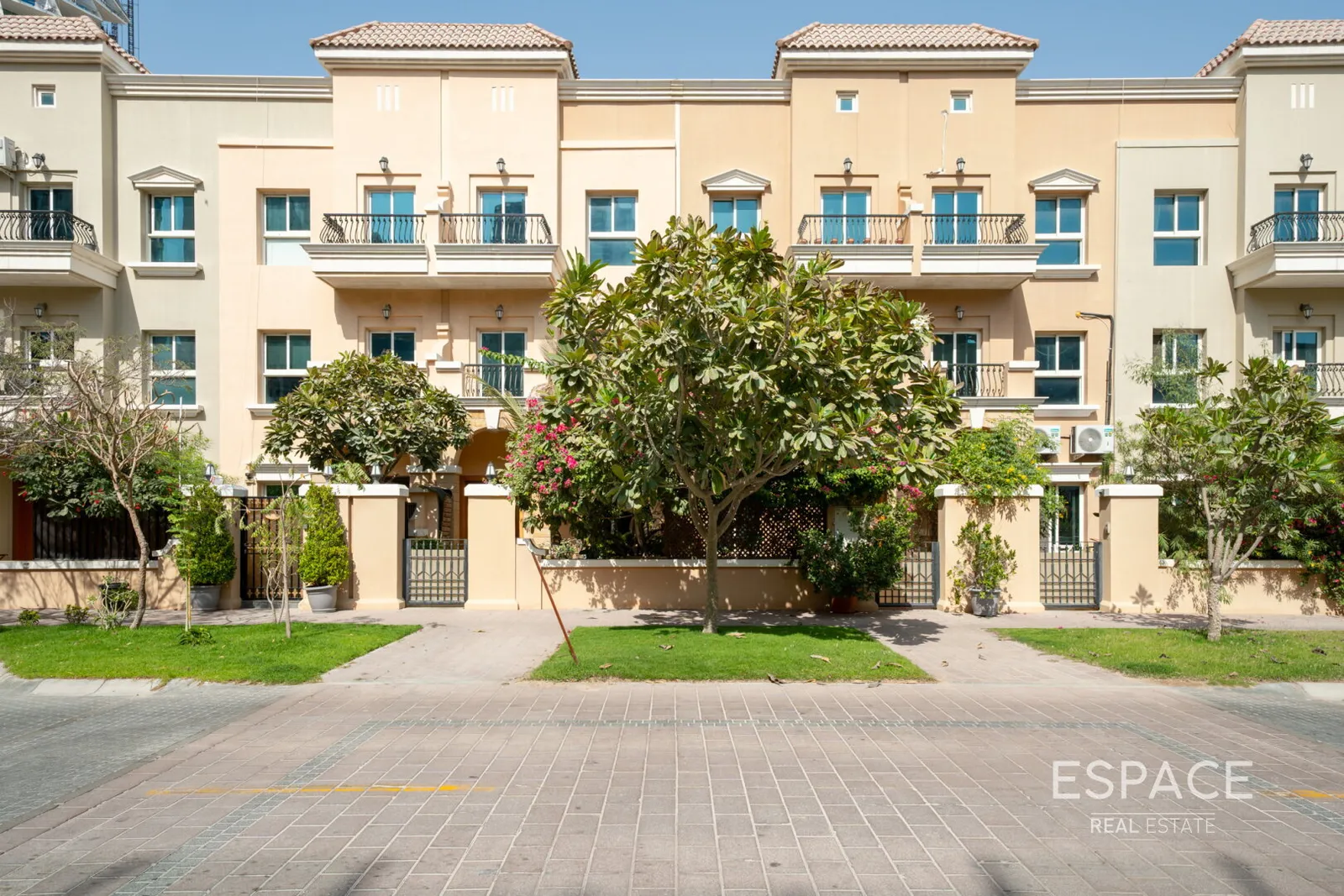 PropertiesGalleryCamera