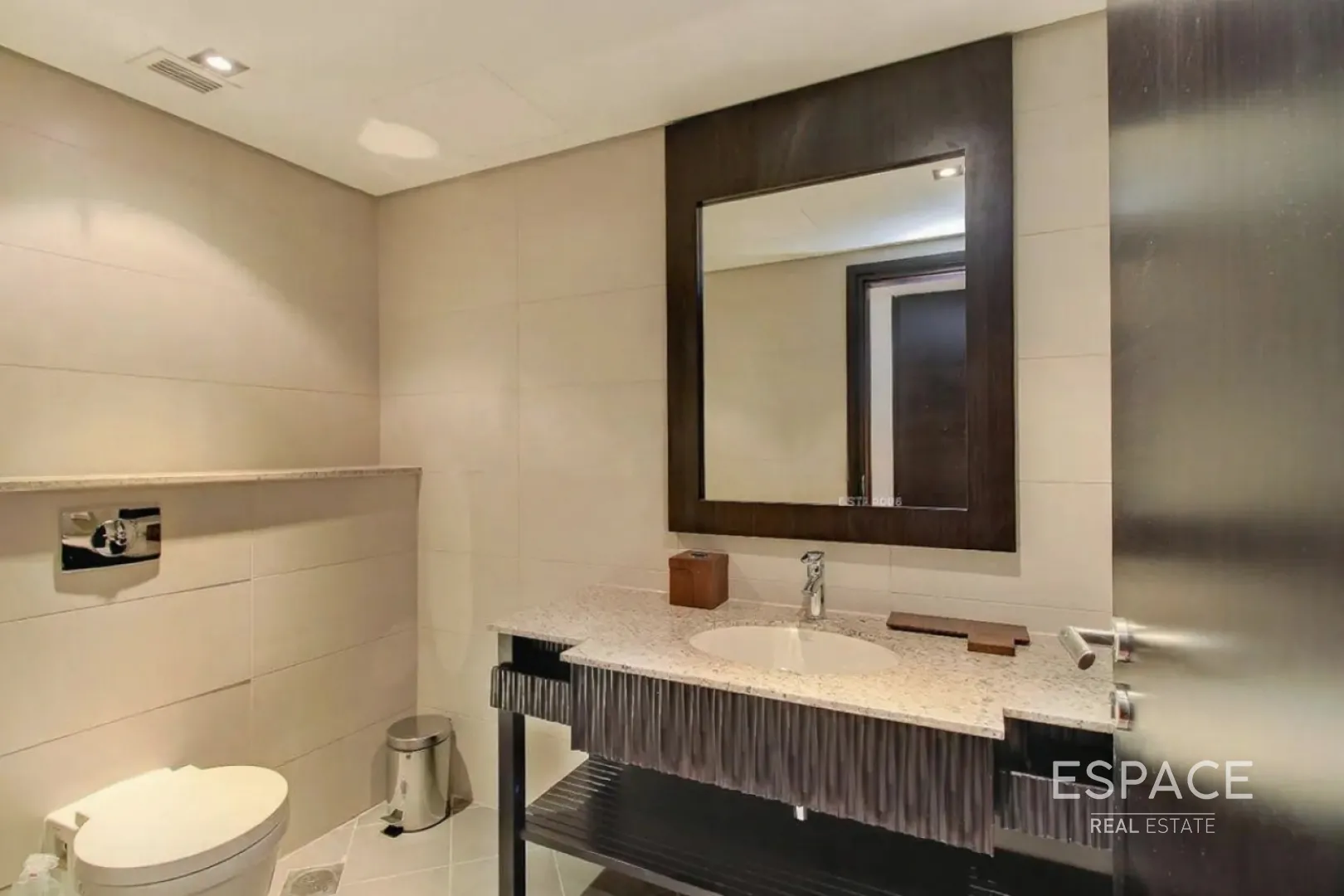 single static gallery