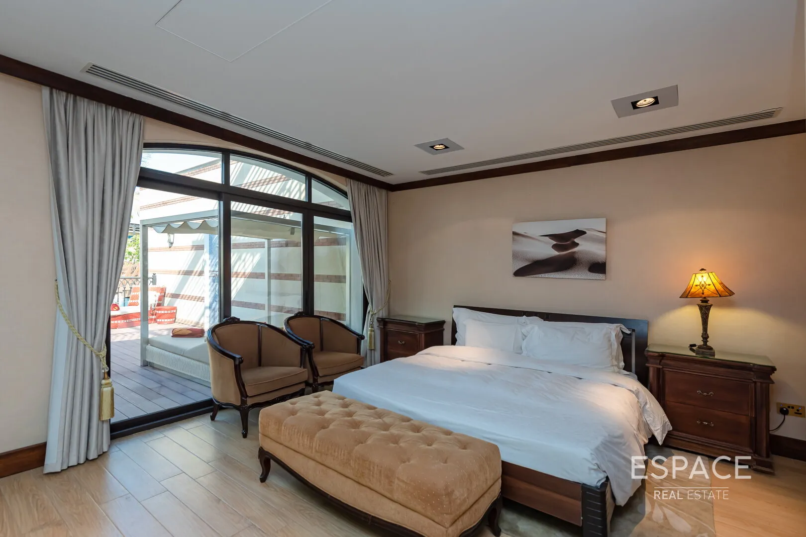 PropertiesGalleryCamera