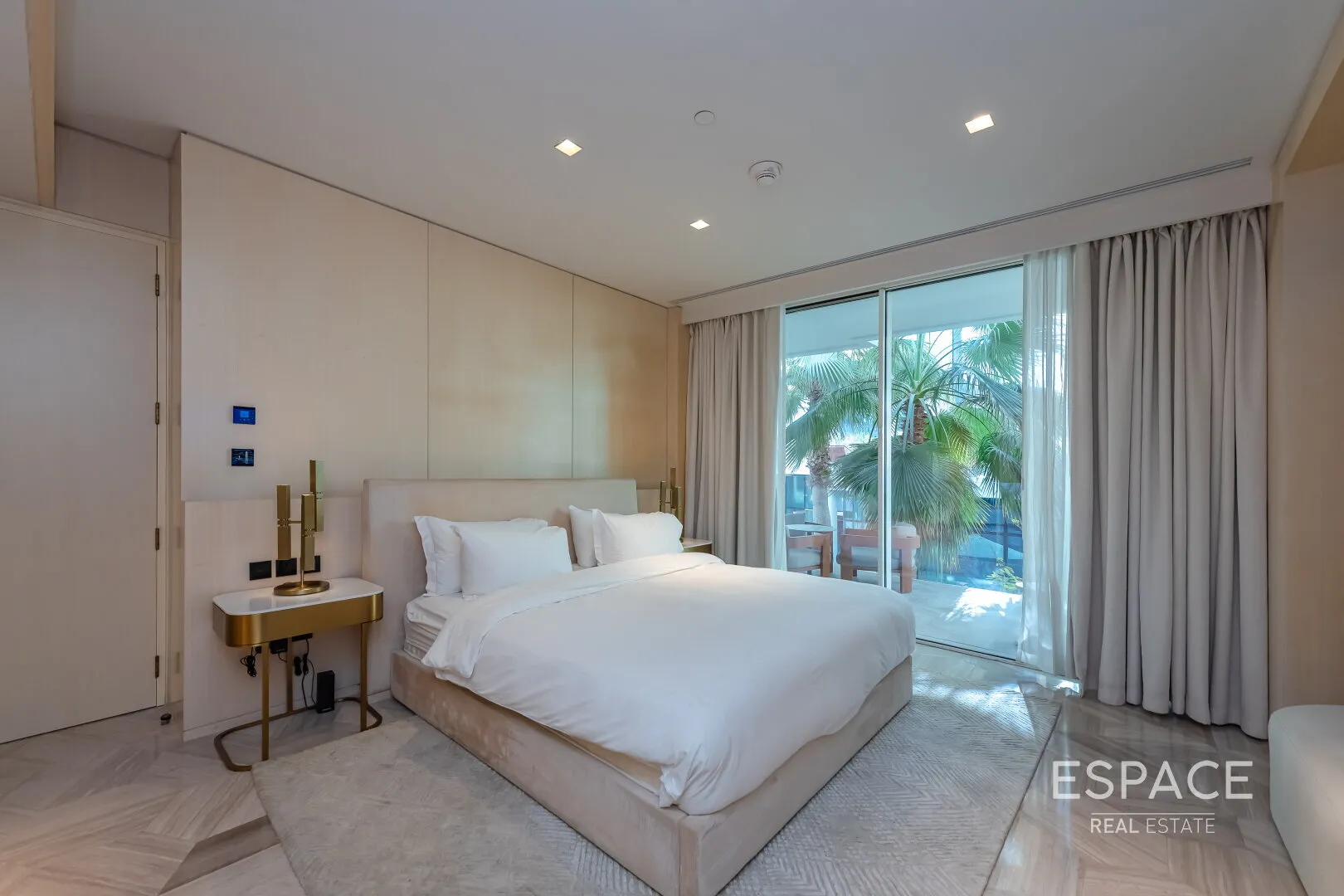 PropertiesGalleryCamera