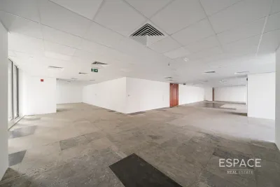 Maze Tower, Sheikh Zayed Road, Dubai - Espace
