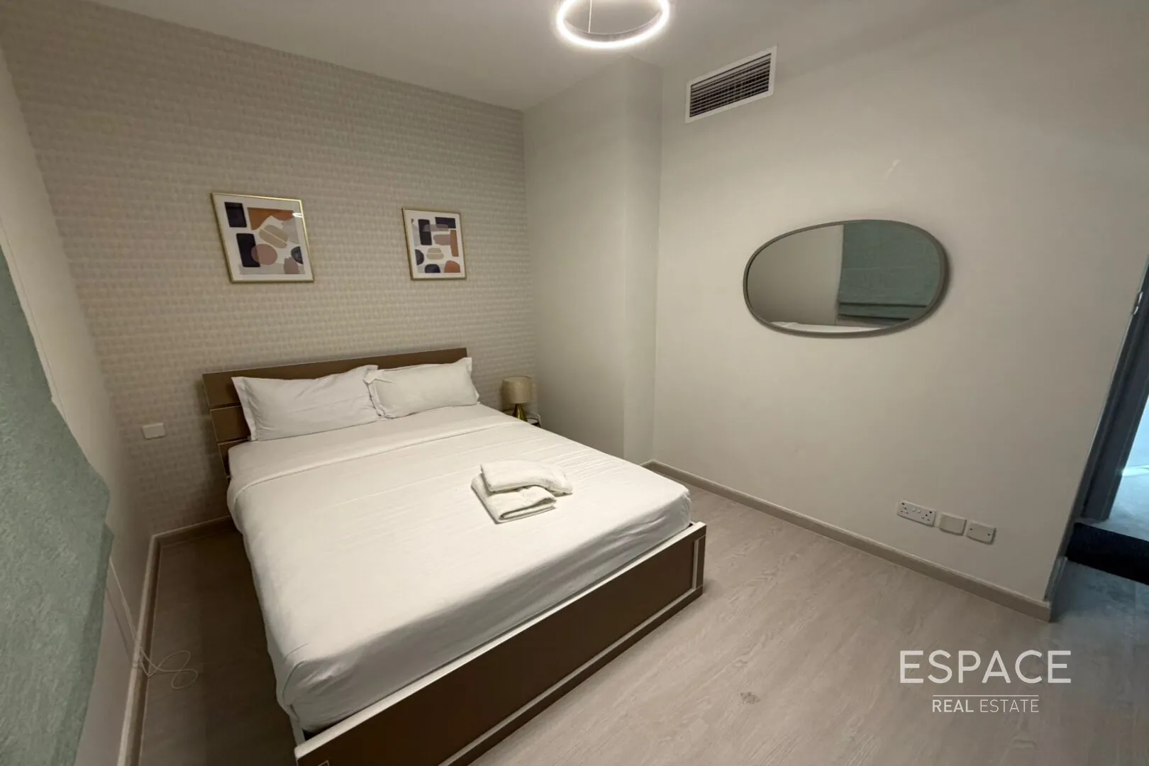 single static gallery