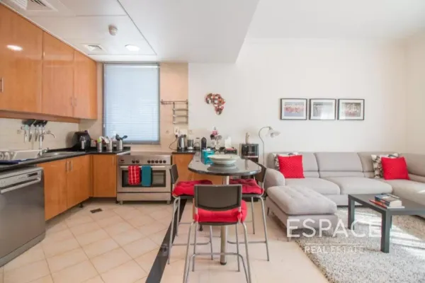 Emerald Residence, Dubai Marina, Dubai - Espace