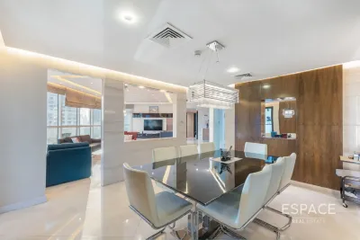 23 Marina, Dubai Marina, Dubai - Espace