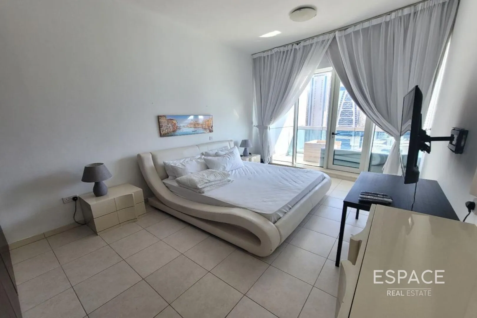 single static gallery