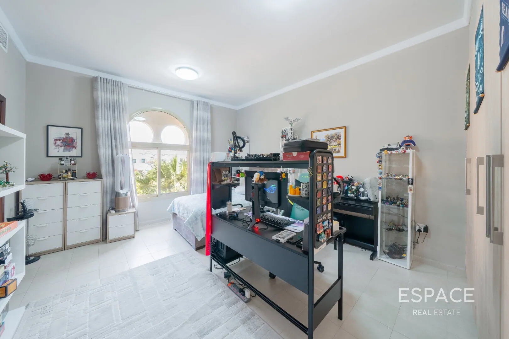 PropertiesGalleryCamera