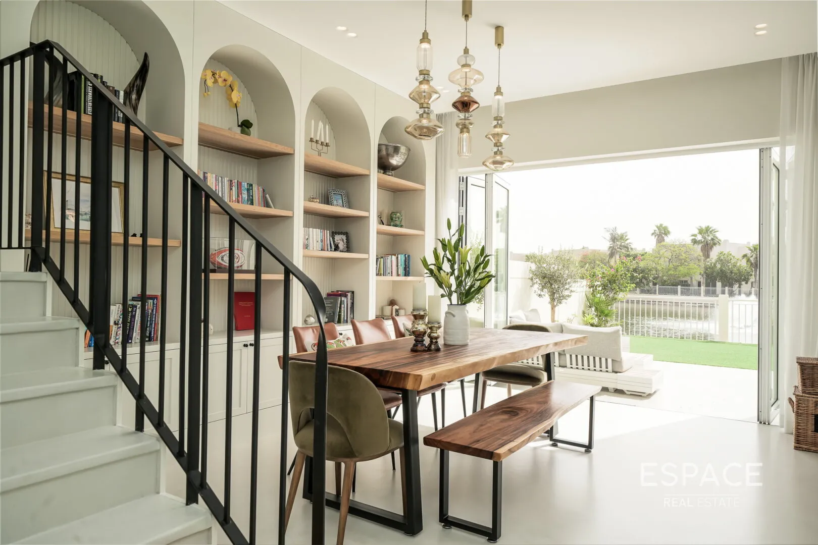 single static gallery