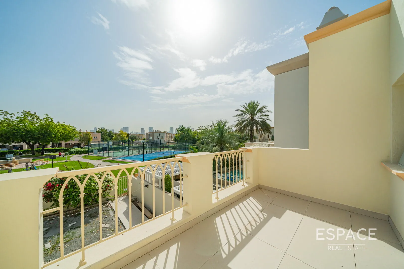 PropertiesGalleryCamera