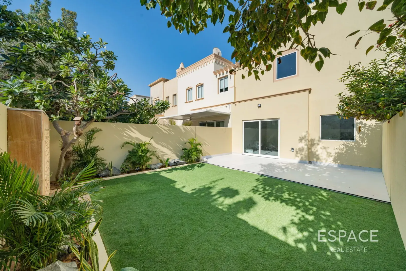 PropertiesGalleryCamera