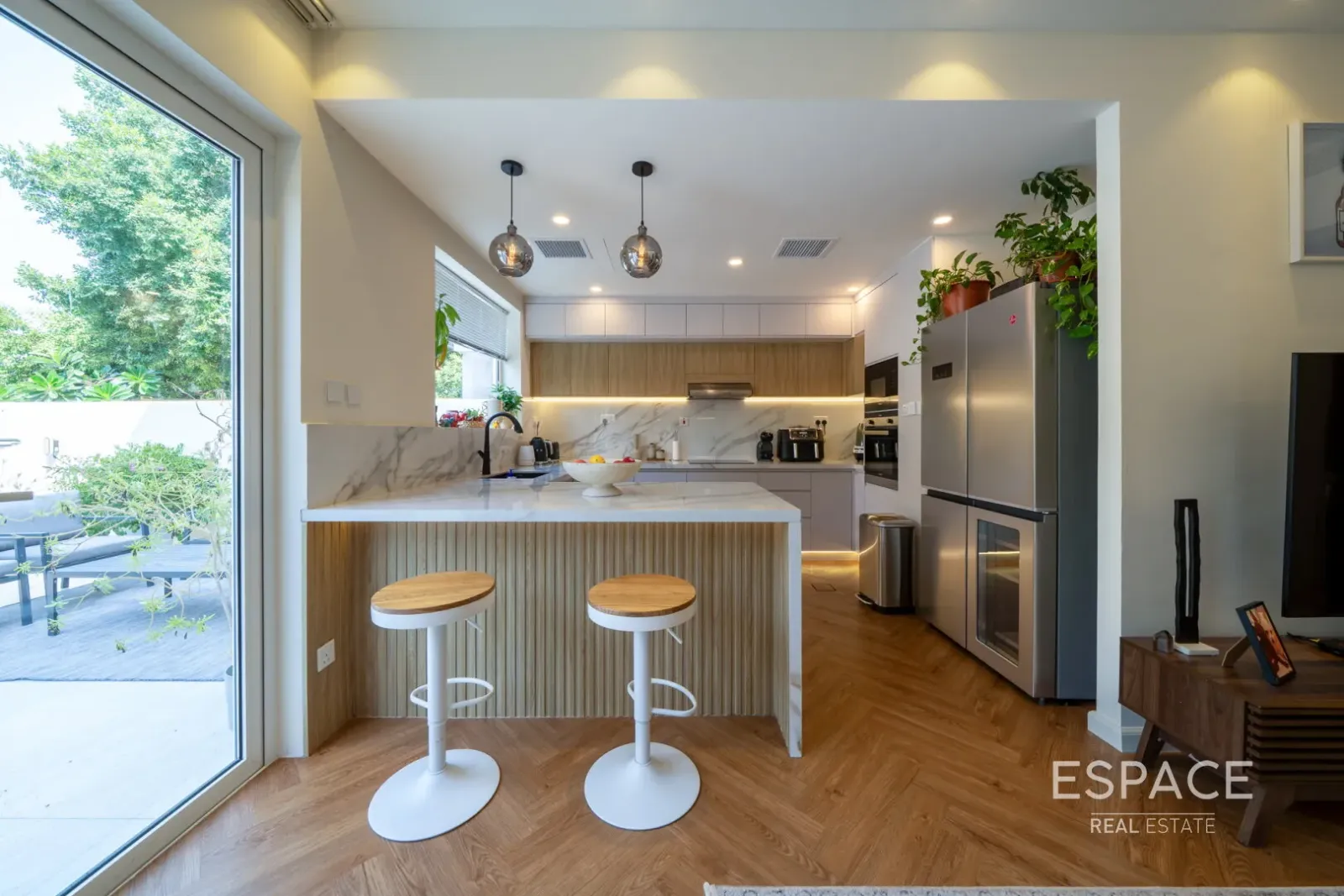 PropertiesGalleryCamera