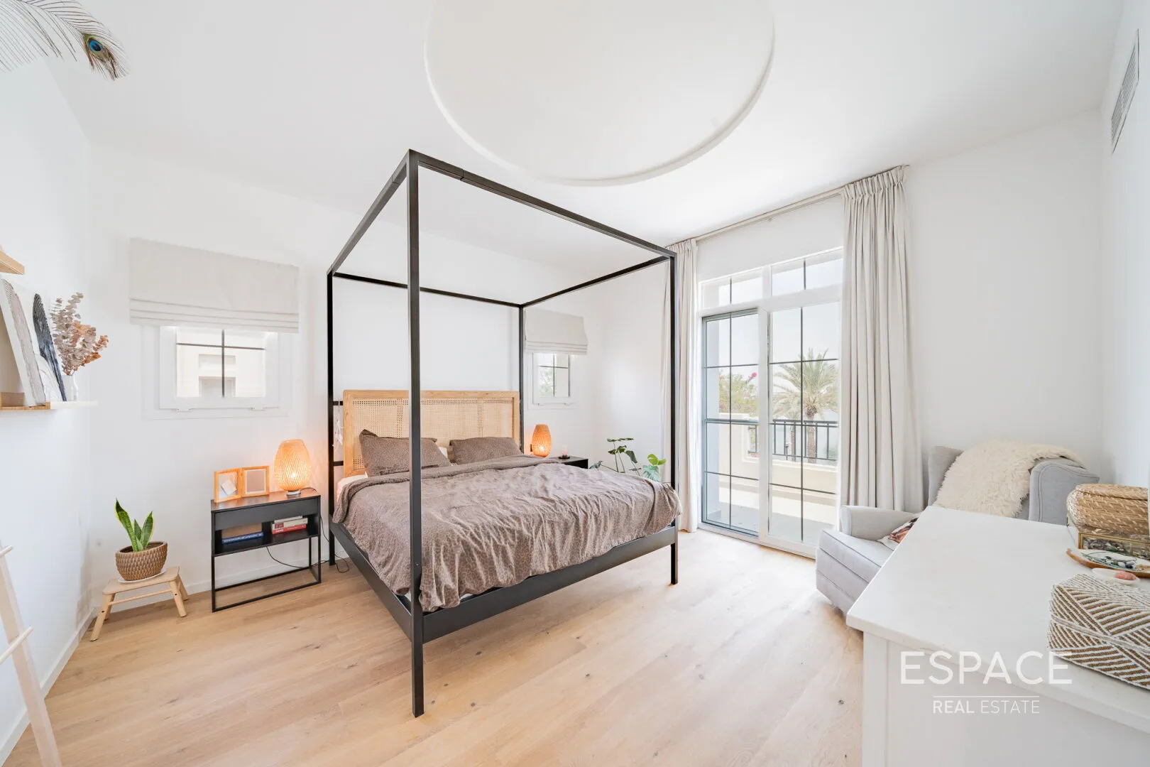 PropertiesGalleryCamera