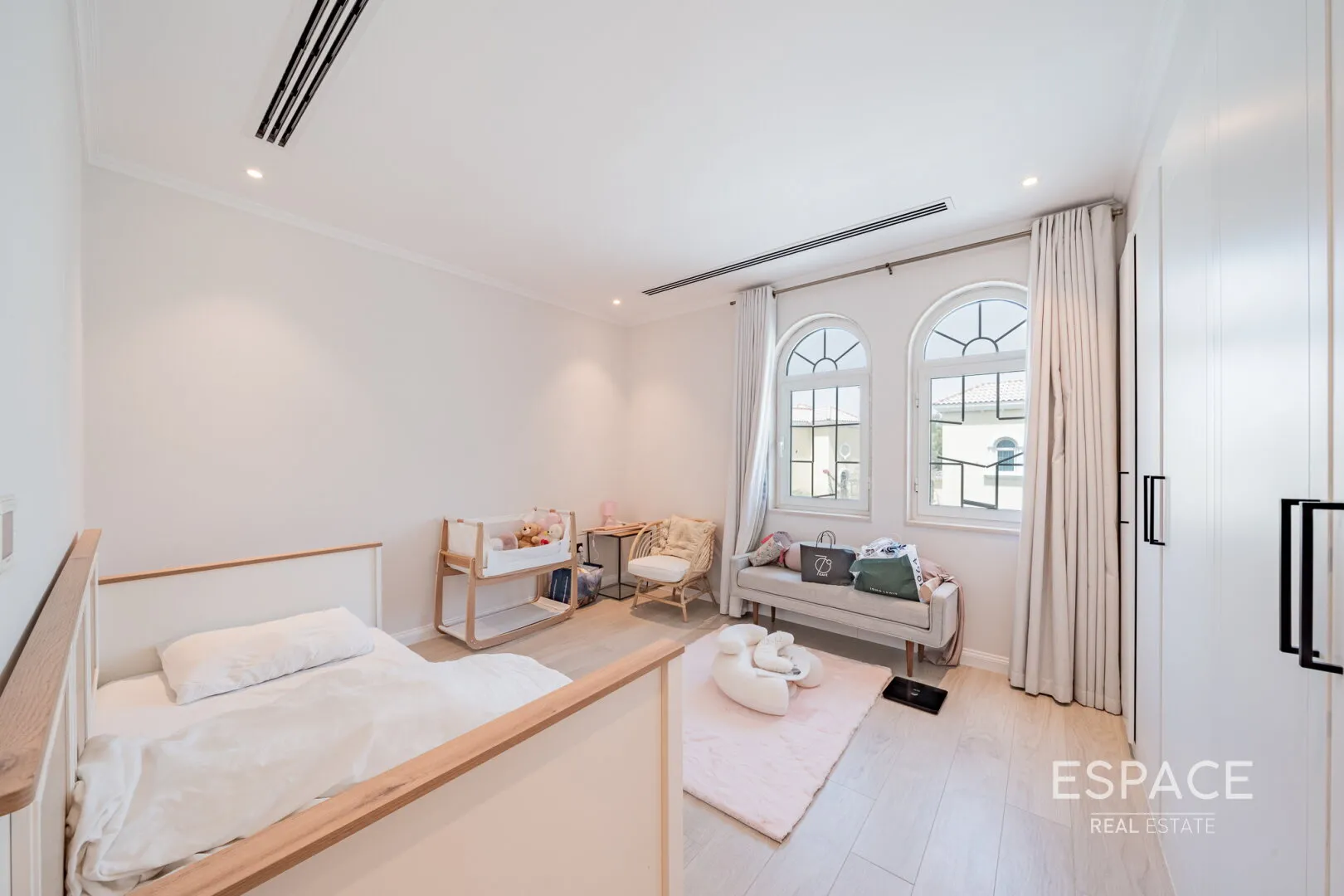 PropertiesGalleryCamera