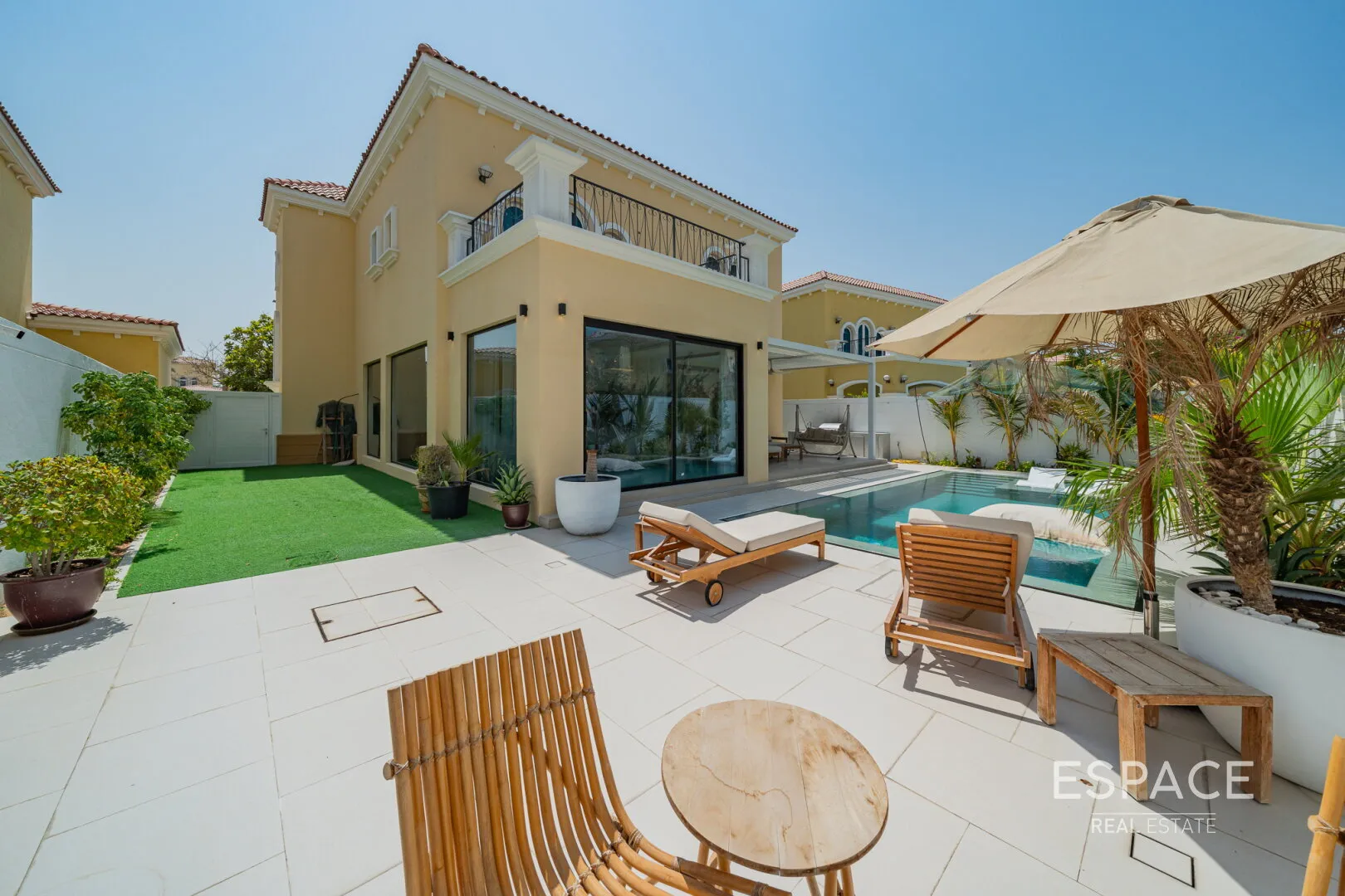 PropertiesGalleryCamera