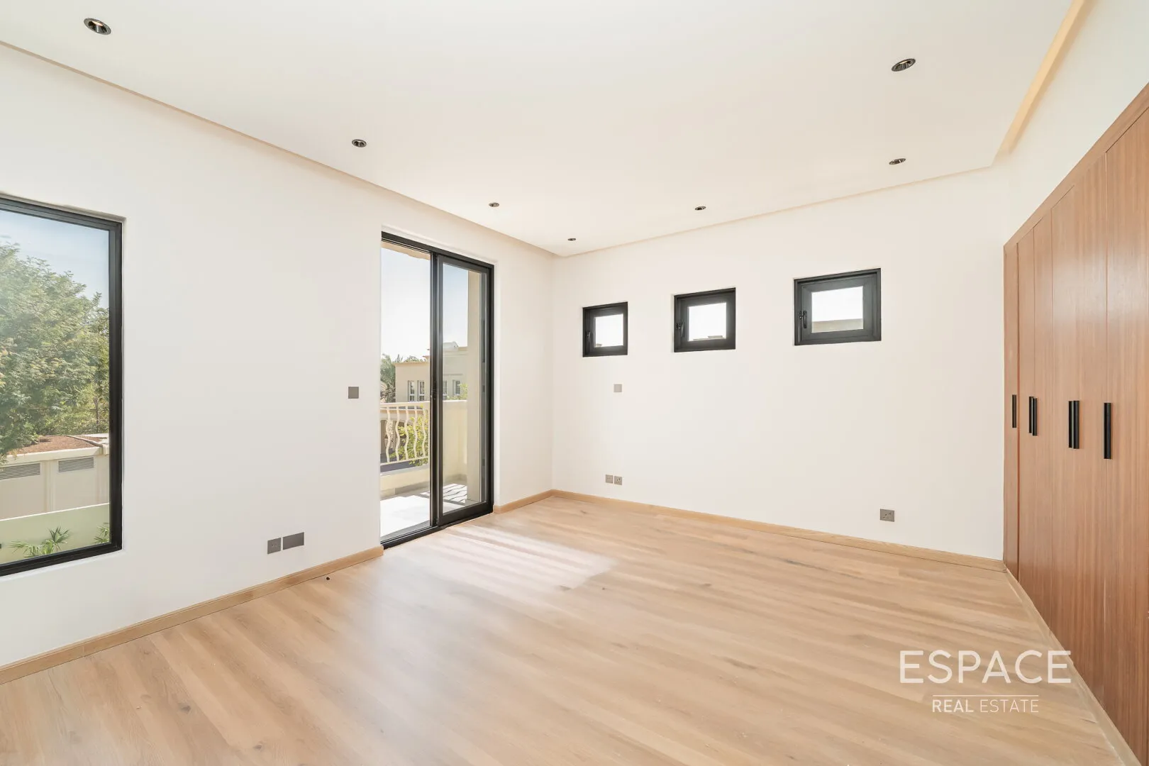 single static gallery