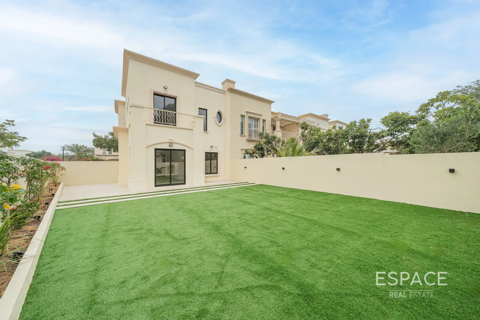 PropertiesGalleryCamera