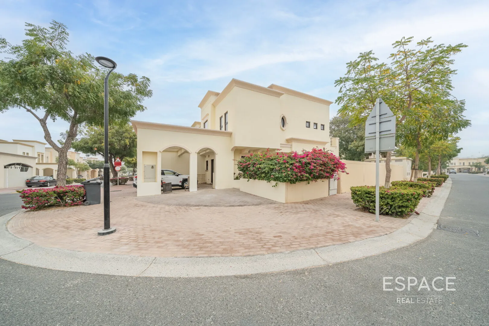 PropertiesGalleryCamera