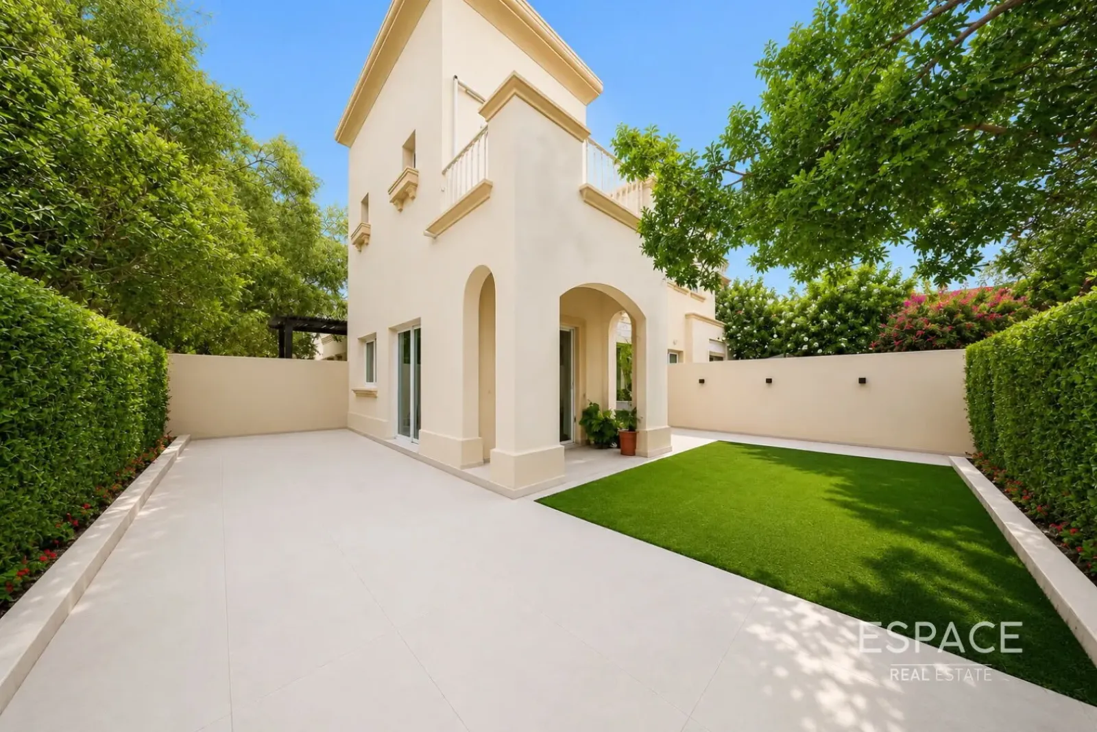 PropertiesGalleryCamera