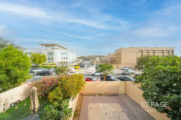 Springs 2, Springs, Dubai - Espace