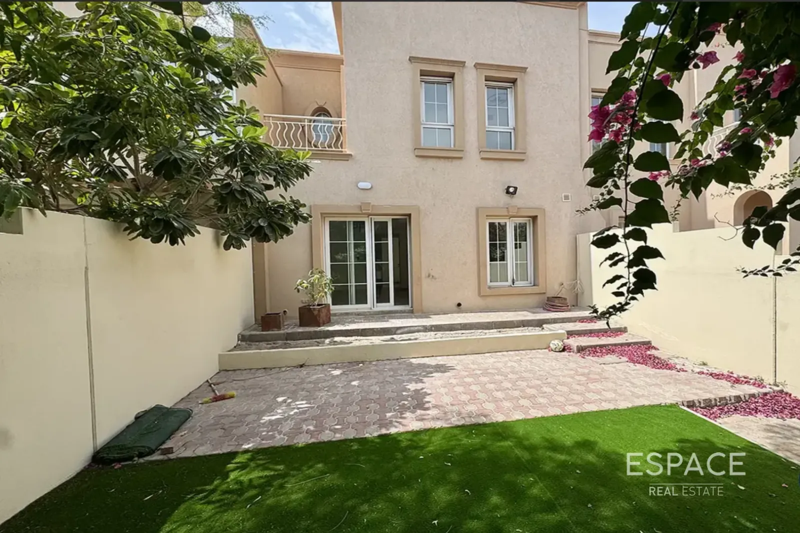 PropertiesGalleryCamera