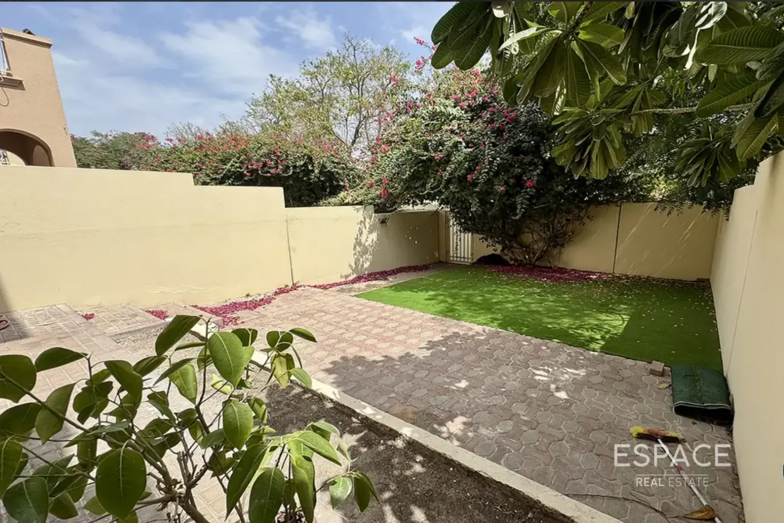 PropertiesGalleryCamera