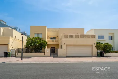 Meadows 2, Meadows, Dubai - Espace