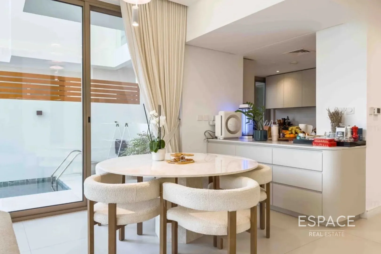 single static gallery