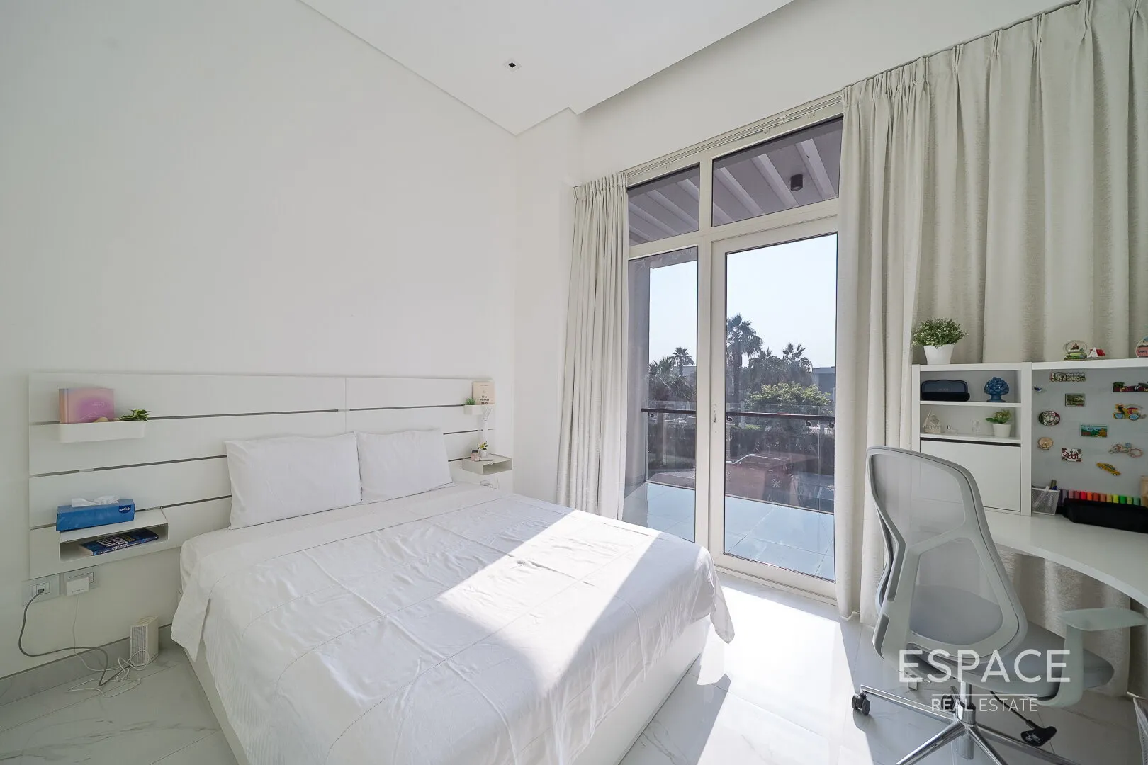 single static gallery