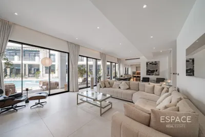 Palma Residences, Palm Jumeirah, Dubai - Espace