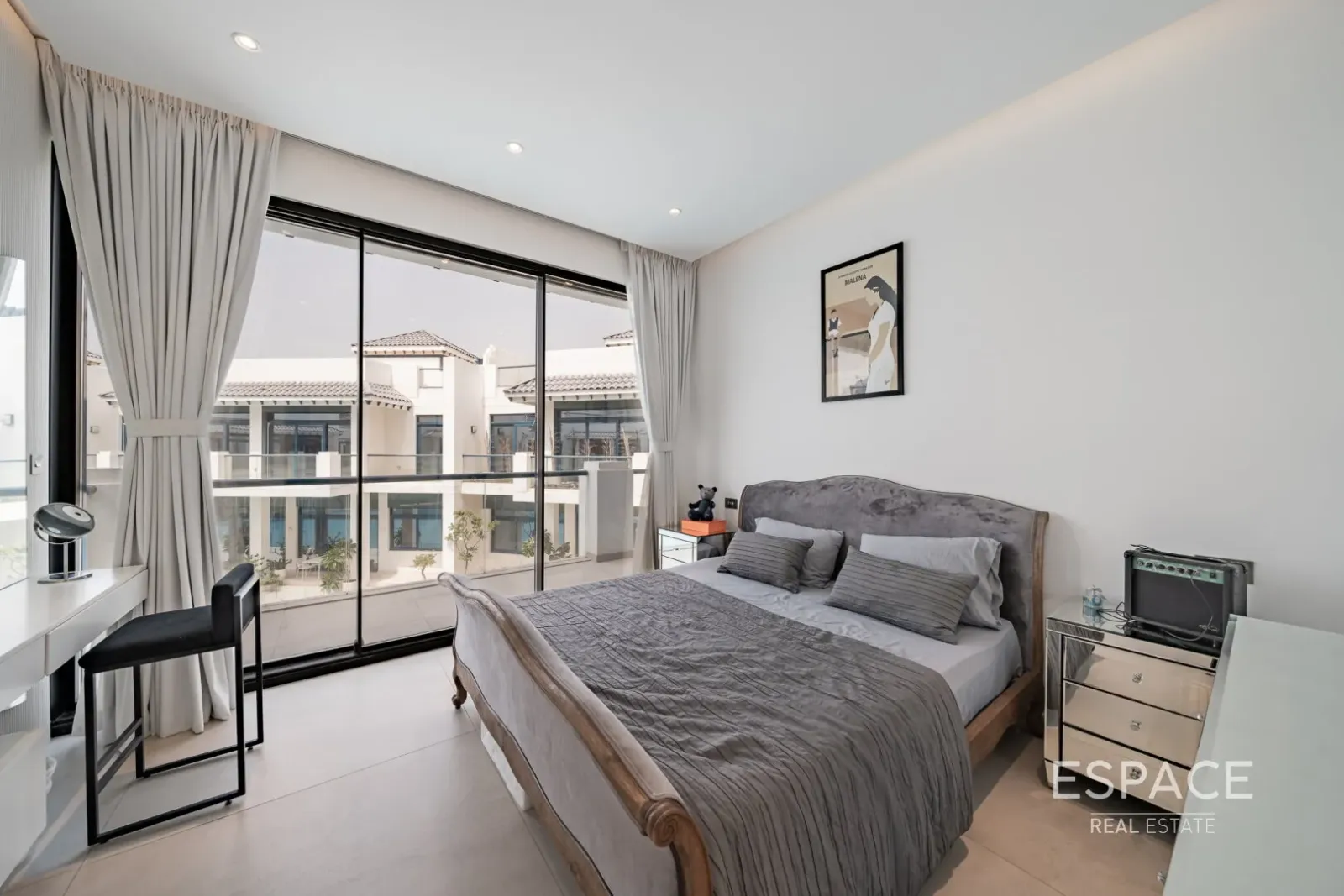 PropertiesGalleryCamera