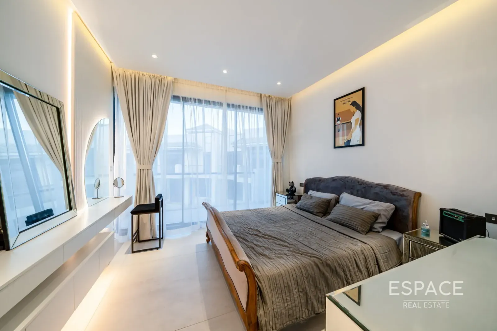 PropertiesGalleryCamera