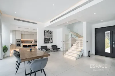 Palma Residences, Palm Jumeirah, Dubai - Espace