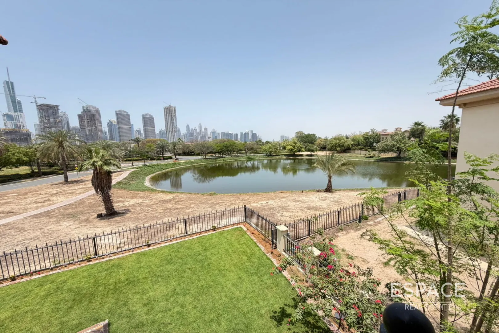 PropertiesGalleryCamera