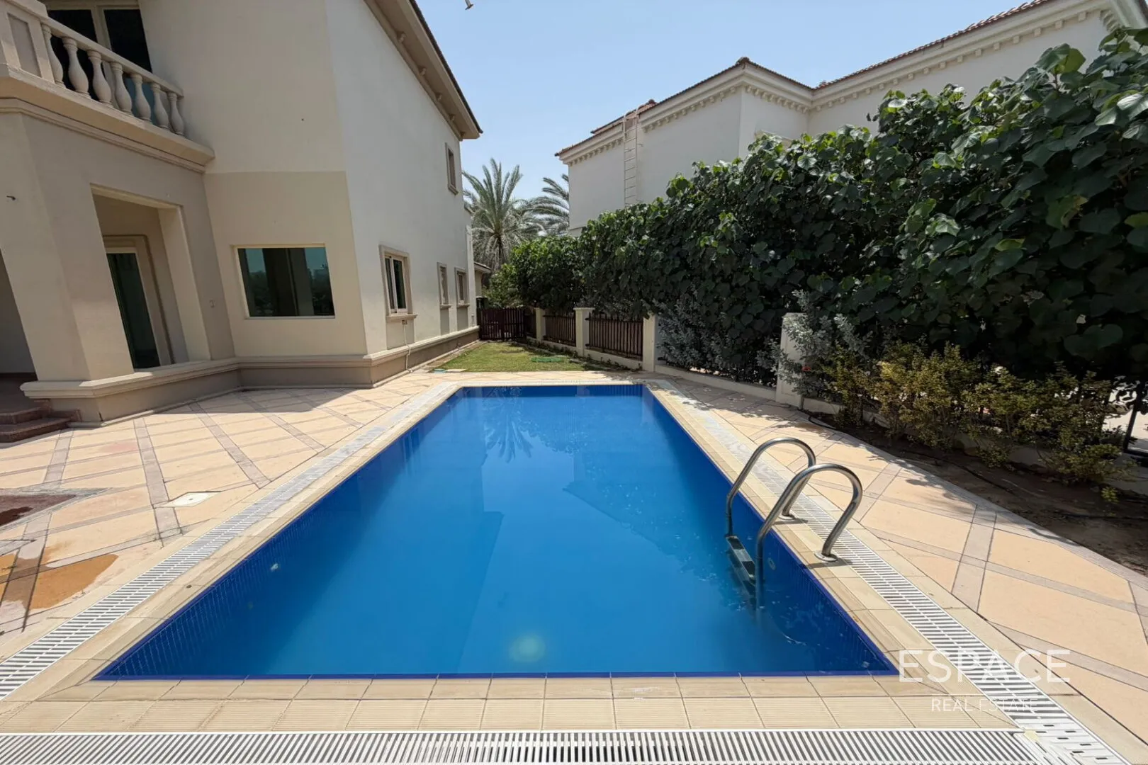 PropertiesGalleryCamera