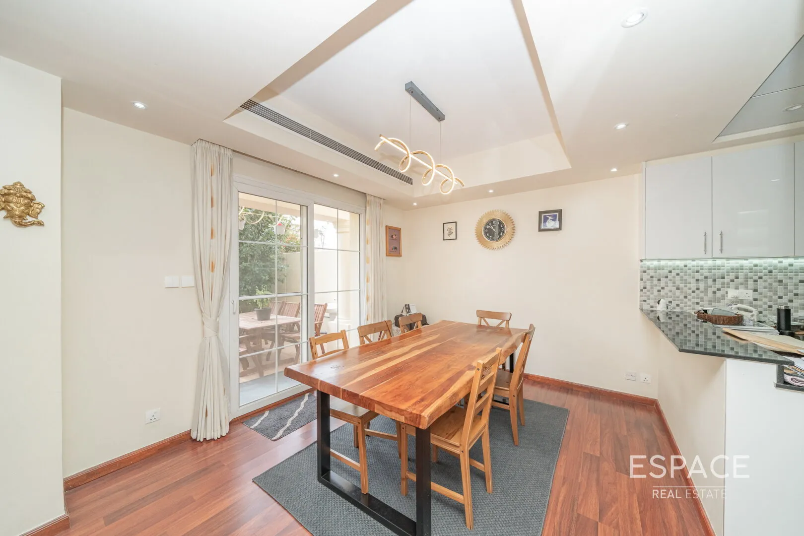 single static gallery