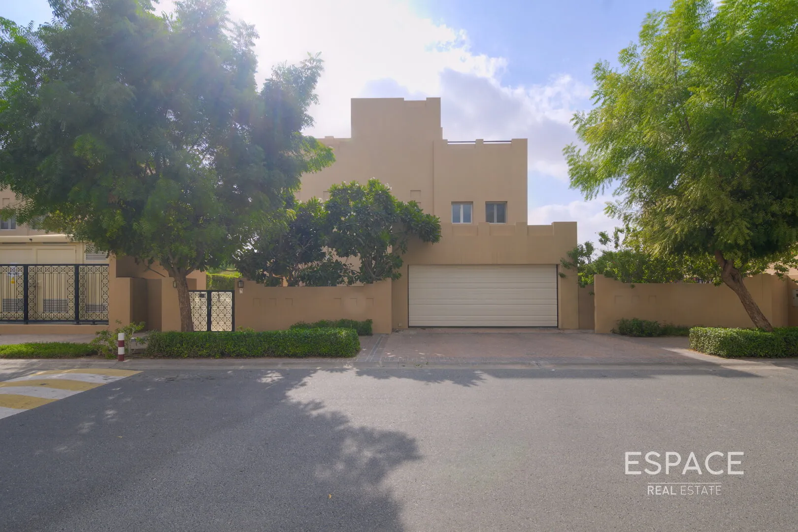 PropertiesGalleryCamera