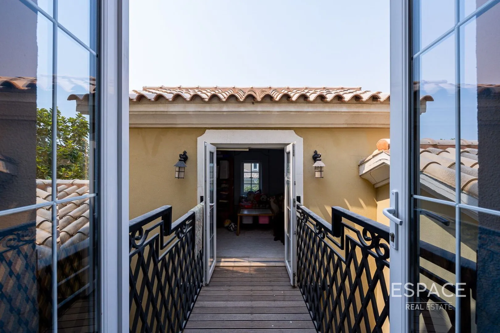 PropertiesGalleryCamera