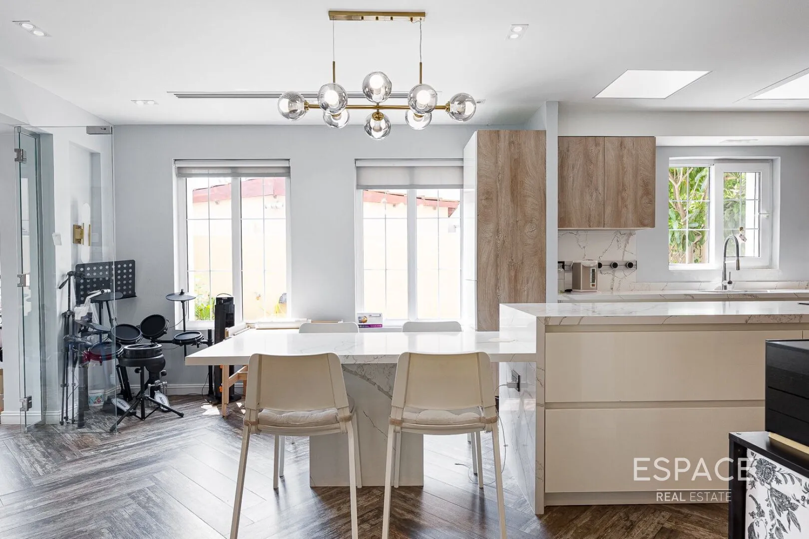 PropertiesGalleryCamera