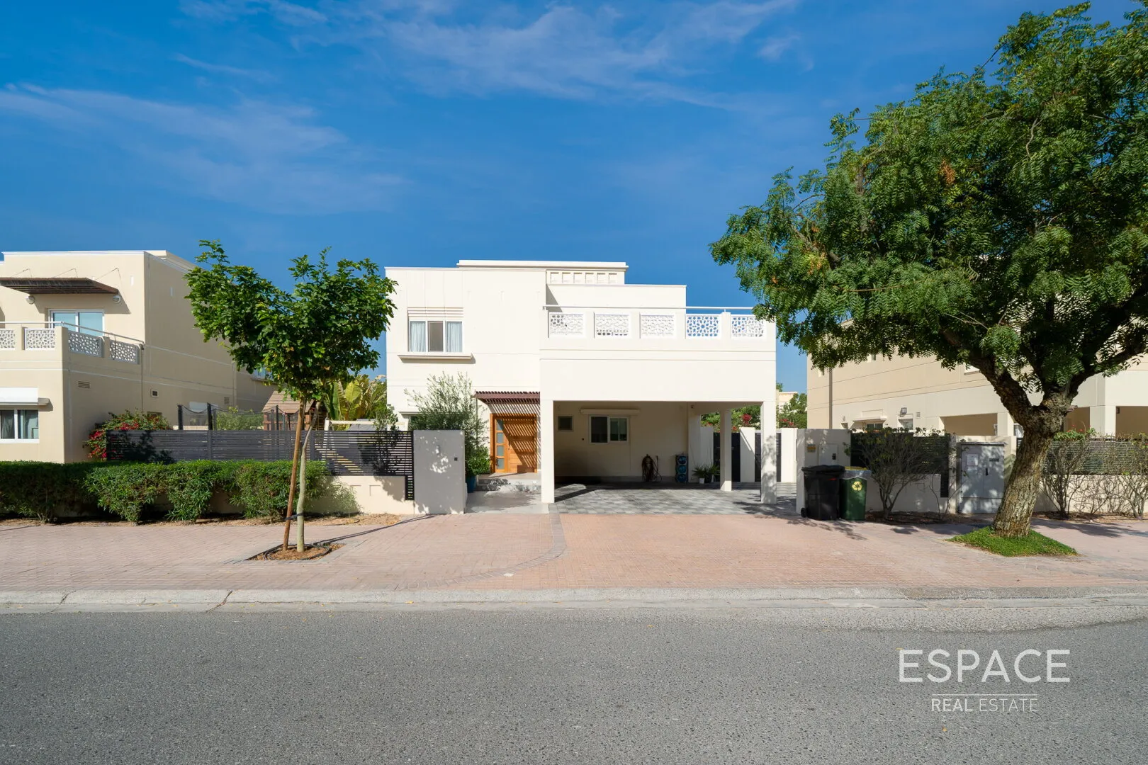 PropertiesGalleryCamera