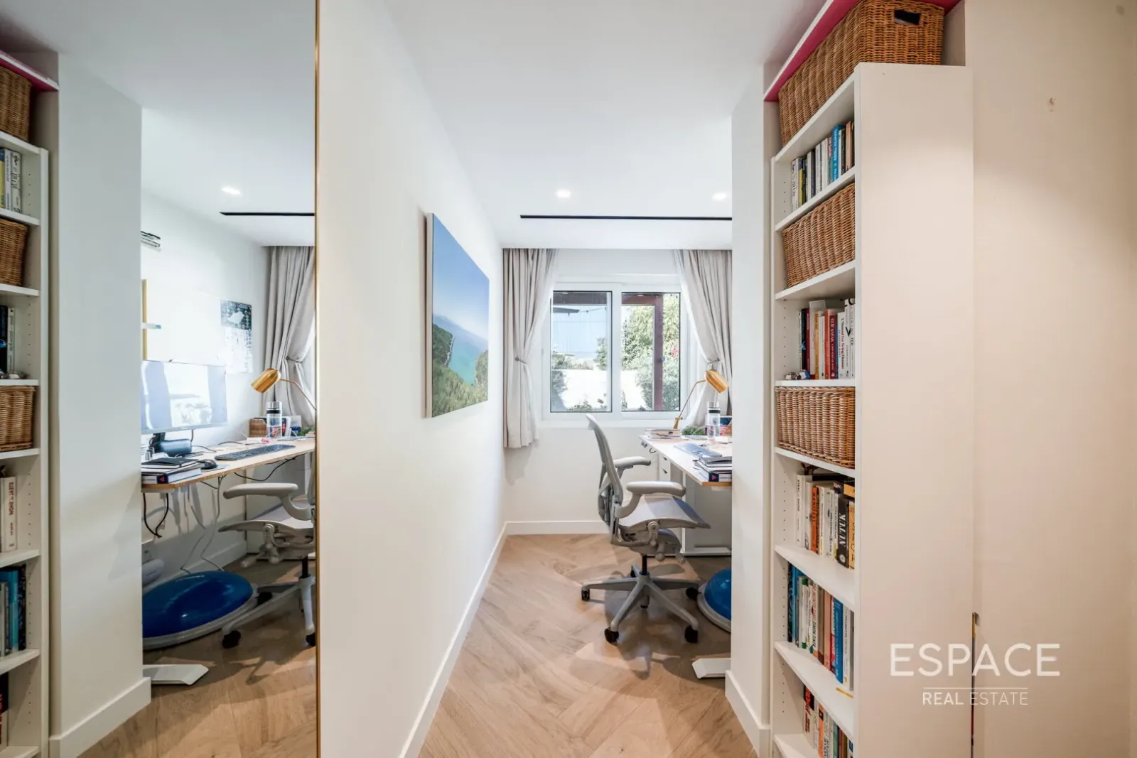 PropertiesGalleryCamera