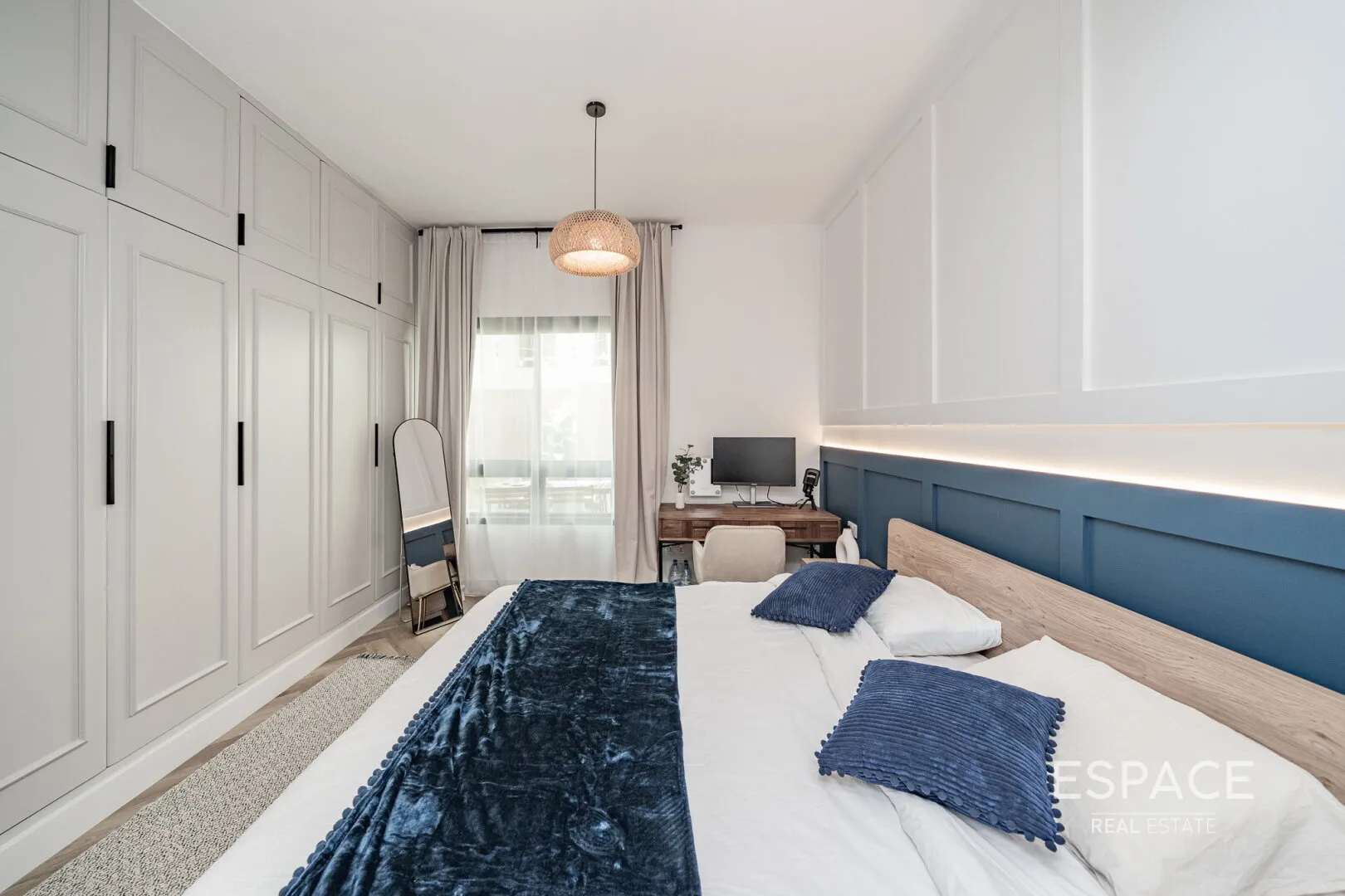 single static gallery