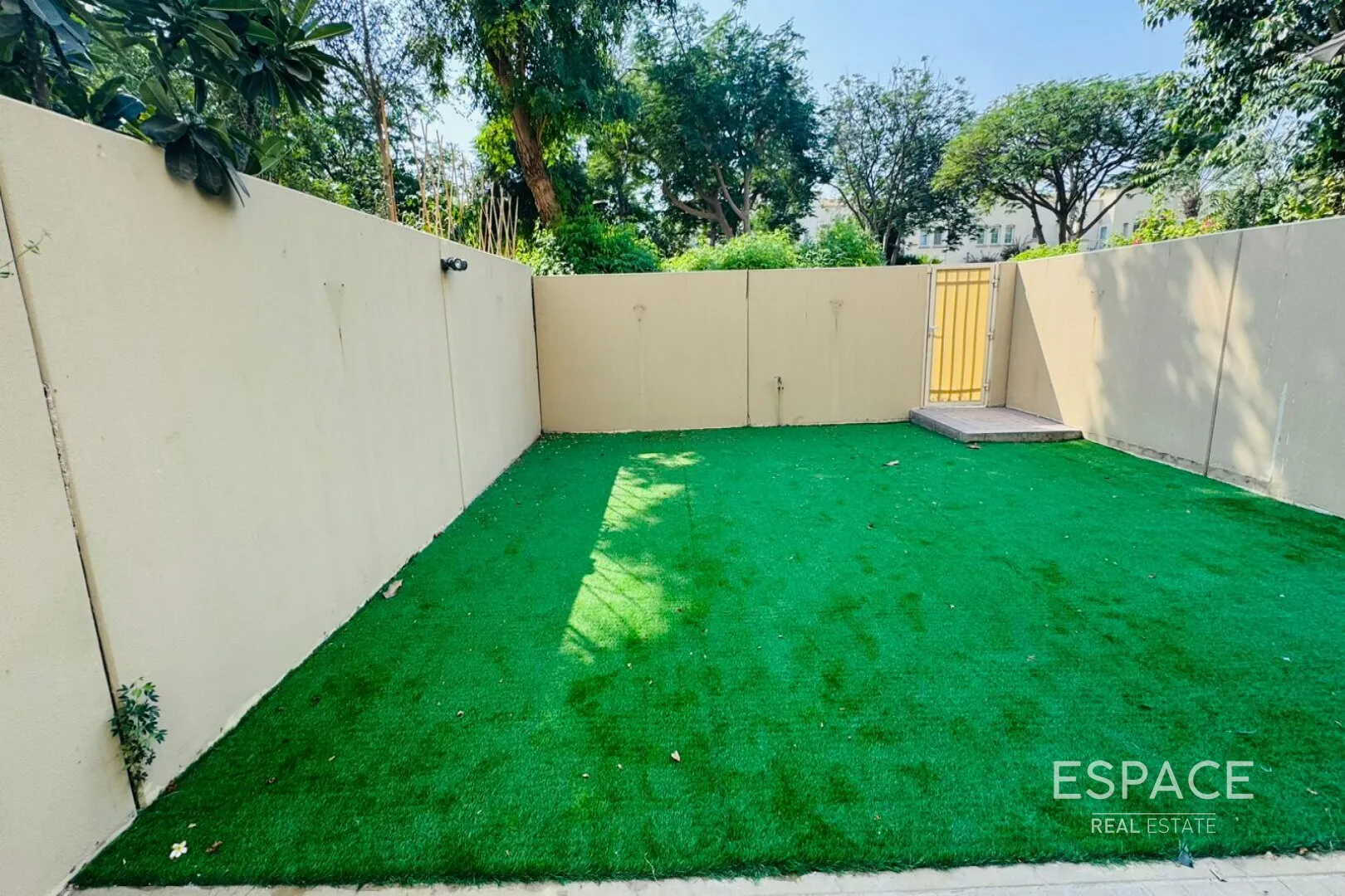 PropertiesGalleryCamera