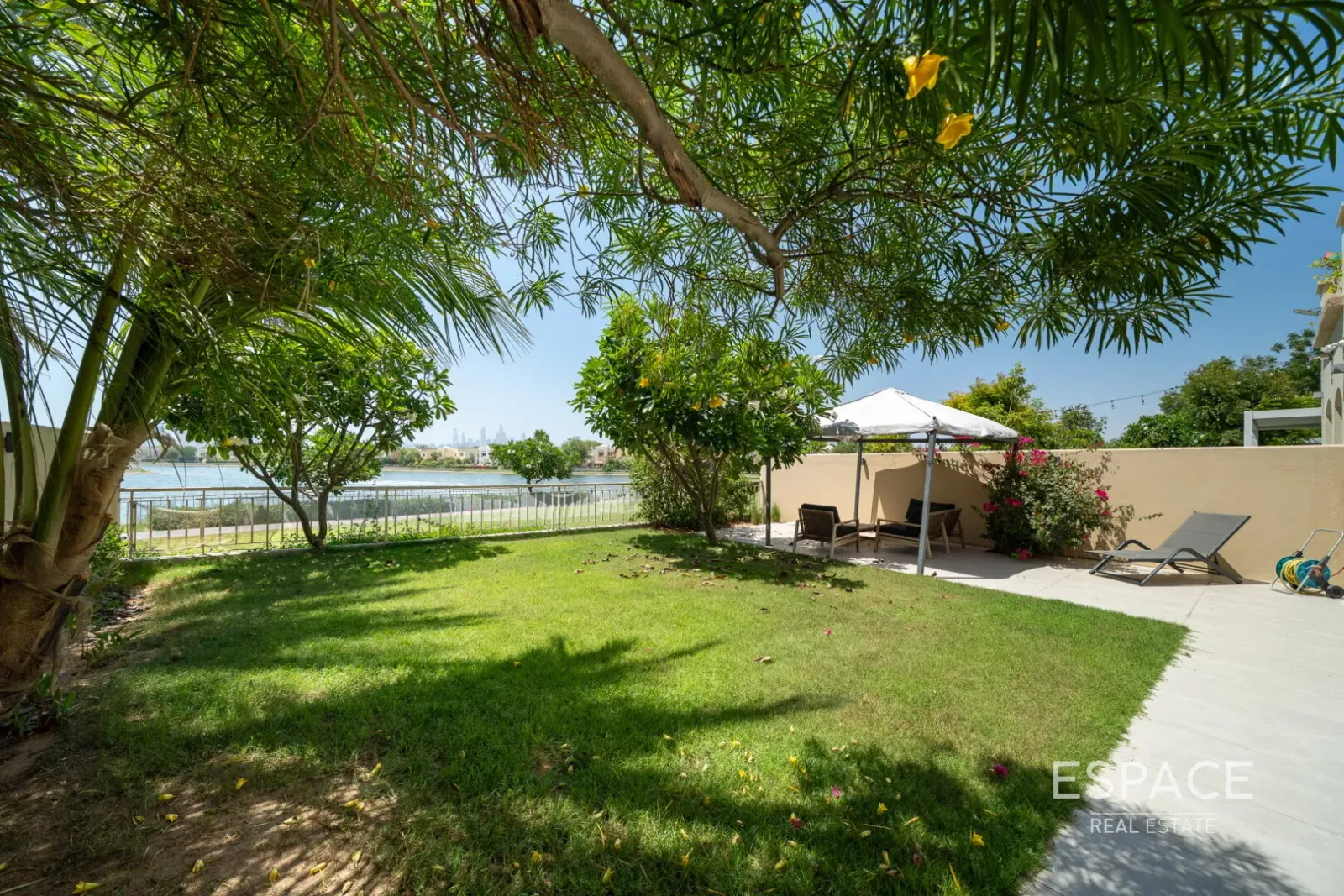 PropertiesGalleryCamera