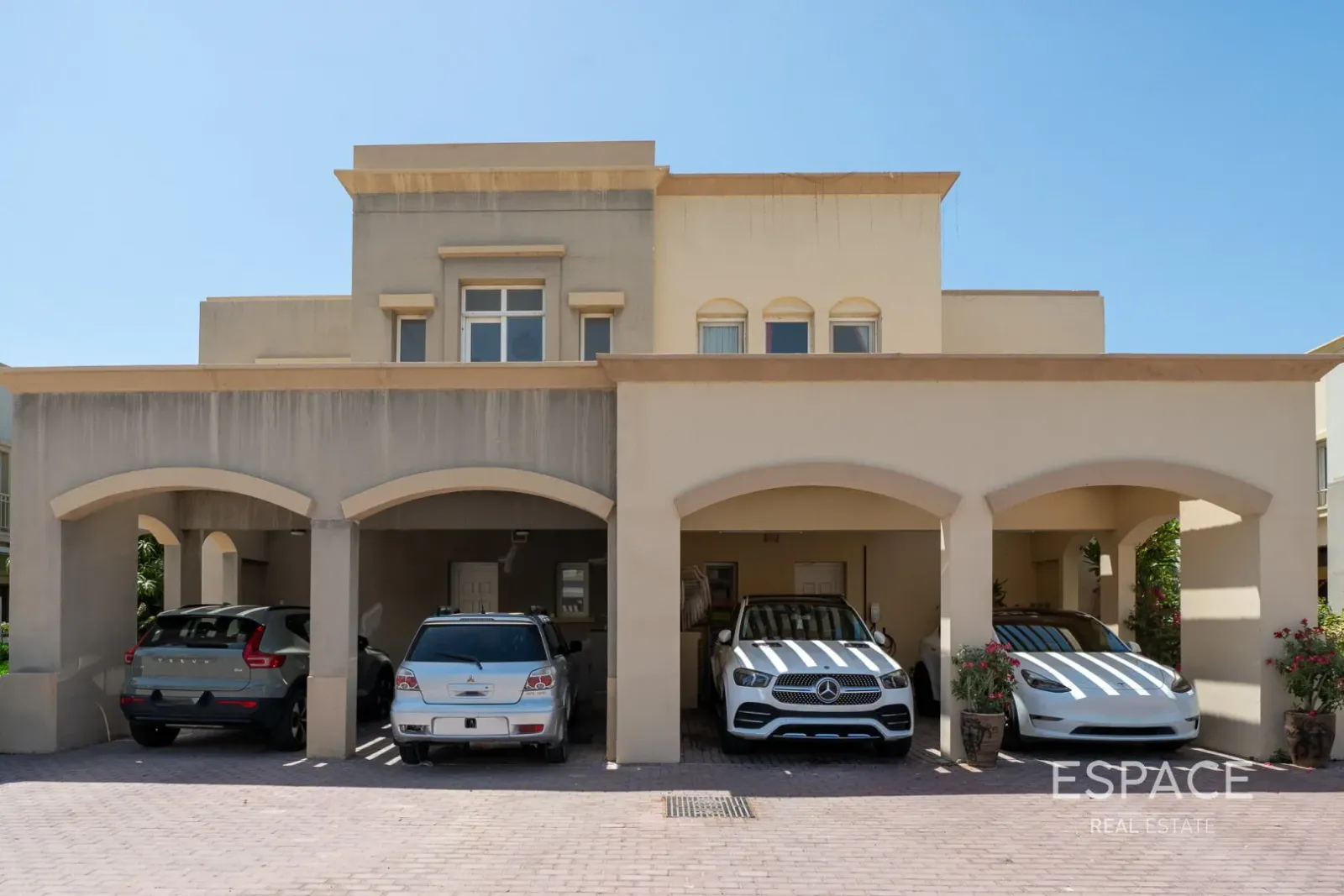 PropertiesGalleryCamera