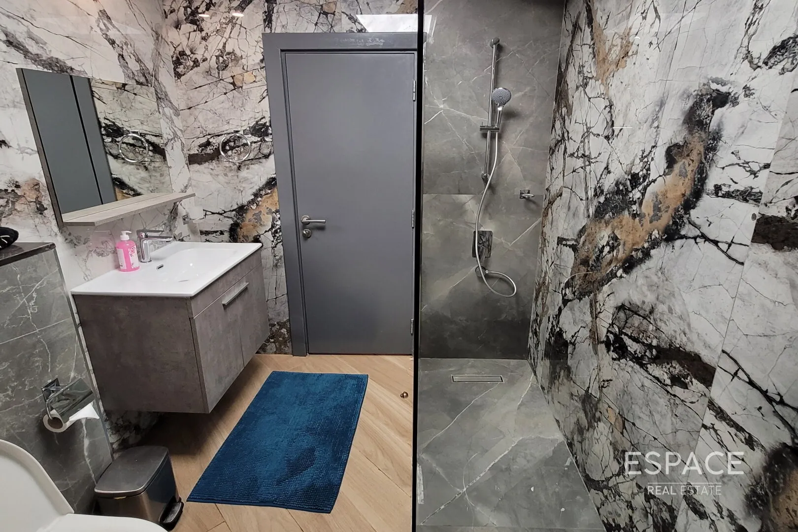 single static gallery