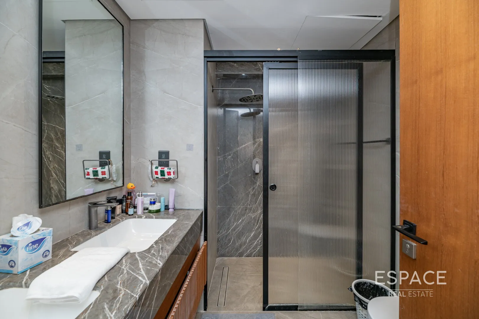 PropertiesGalleryCamera