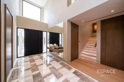 Frond O, Palm Jumeirah, Dubai - Espace