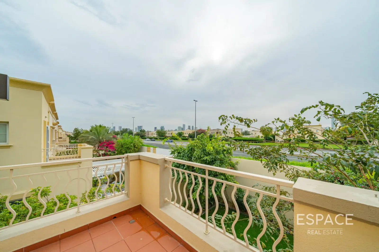 PropertiesGalleryCamera
