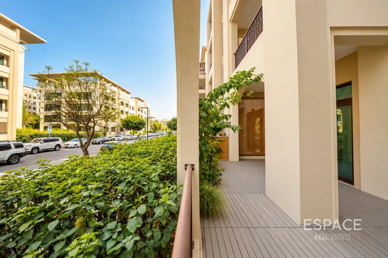 PropertiesGalleryCamera