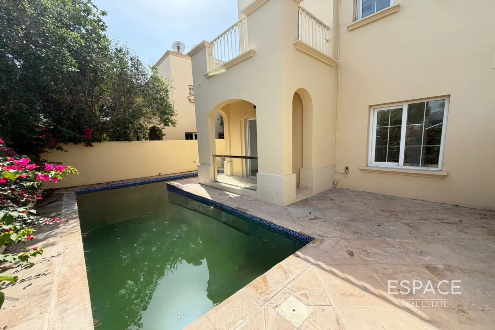 PropertiesGalleryCamera