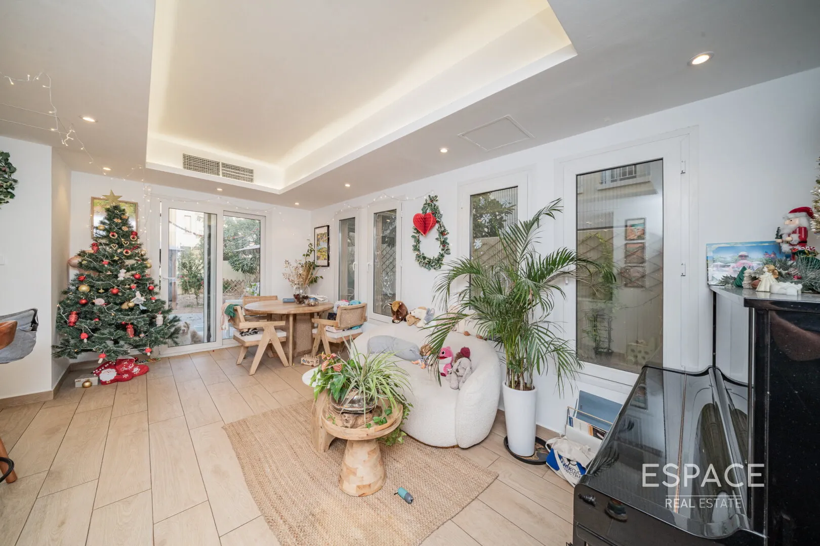 single static gallery